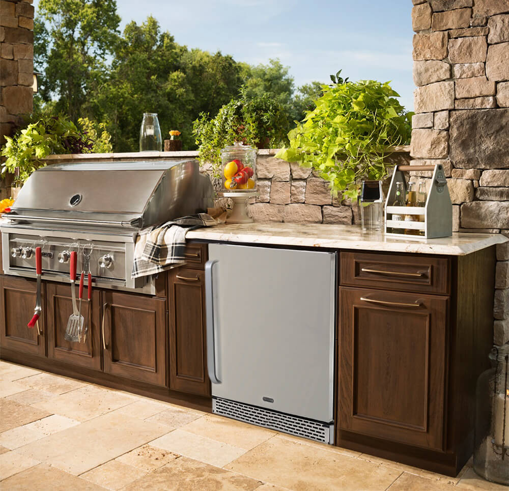 Whynter 24″ Built-in Outdoor 5.3 cu.ft. Beverage Refrigerator Cooler Full Stainless Steel Exterior with Lock and Optional Caster Wheels - BOR-53024-SSW - Wine Cooler City